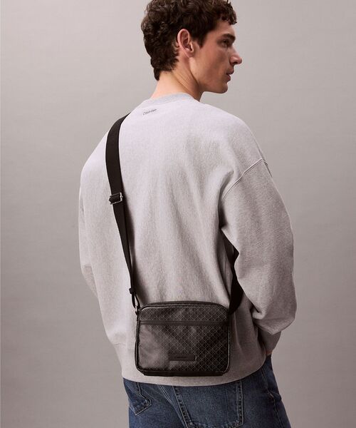 Calvin Klein（カルバン・クライン） ショルダーバッグ クロスボディ