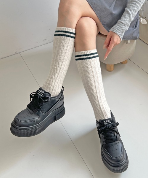 Shoes in Closet（シュークロ） スニーカー +7.5cm 厚底 インヒール