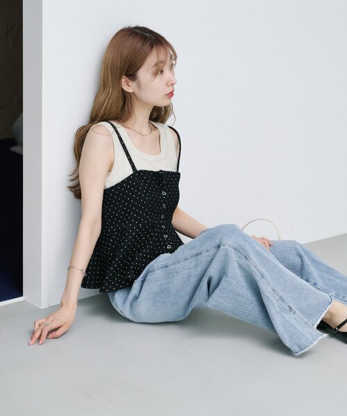 Kastane デニムライクペプラムキャミ ブラックドット Kastane キャミソール 「セットアップ対応/無地＆ドット」デニム