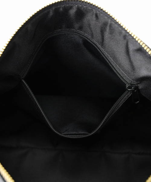 【美品】MILOS ミロス ショルダーバッグ レザー　本革 シボ革 ブラック MILOS ショルダーバッグ バッグ 「MILOS」ボストンバッグ