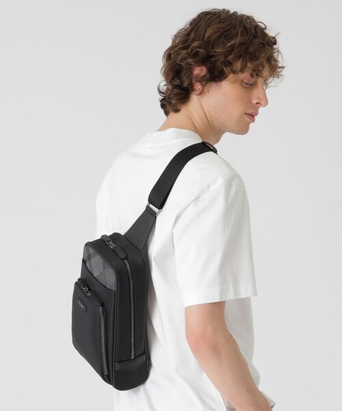 ブラックレーベル　クレストブリッジ　ウェストボディバッグ　チェック BLACK LABEL CRESTBRIDGE（ブラックレーベル・クレストブリッジ）の