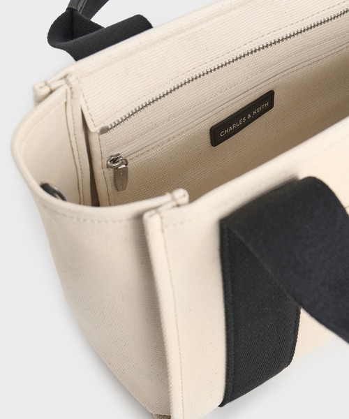 CHARLES ＆ KEITH トートバッグ Kayケイストライプトートバッグ