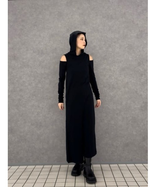 未使用タグ付き　PUMAxDUALIPA コラボ　ロングワンピース　y2k 新品】PUMAxDUALIPA コラボ ロングワンピース y2k - メルカリ