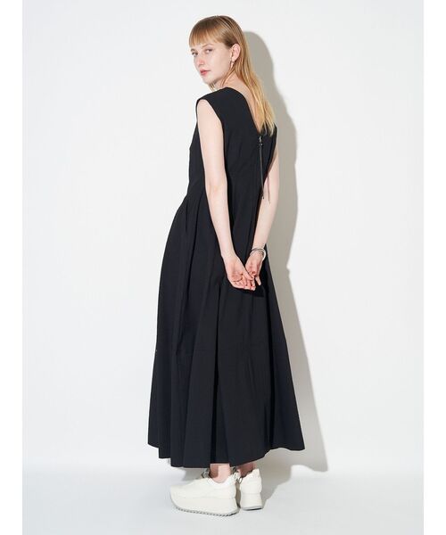 ELENDEEK（エレンディーク） ワンピース フォルムシルエットワンピース
