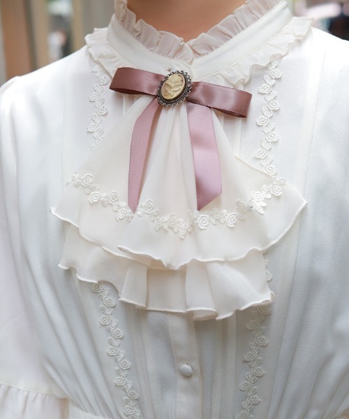 axes femme（アクシーズ ファム） ワンピース ジャボブローチ付ロング