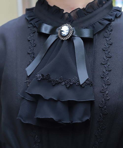 axes femme（アクシーズ ファム） ワンピース ジャボブローチ付ロング