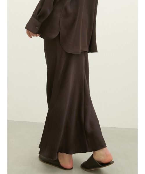 【LA PEAU DE GEM】no slit satin skirt 36 la peau de gem（ラポドゥジェム） スカート 「LA PEAU DE GEM」no