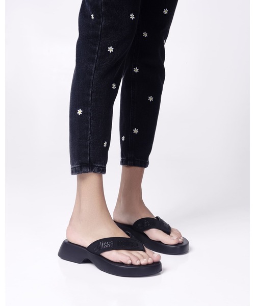 Melissa(メリッサ)・Cozy M-Lover Platform サンダル 追跡有 Cozy M Lover Slide in Green – Melissa Shoes
