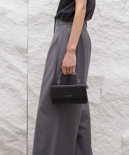 CHARLES ＆ KEITH 財布 スカルプチュアハンドルロングウォレット