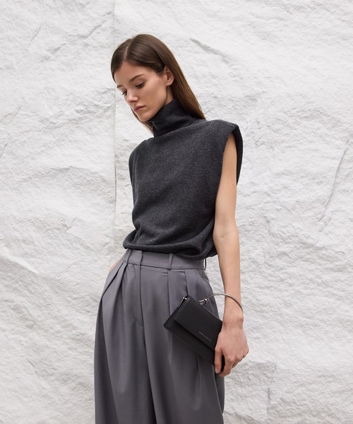 CHARLES ＆ KEITH 財布 スカルプチュアハンドルロングウォレット