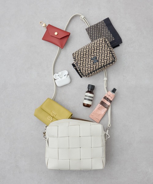 IACUCCI（イアクッチ） ショルダーバッグ FREE グリーン レディース