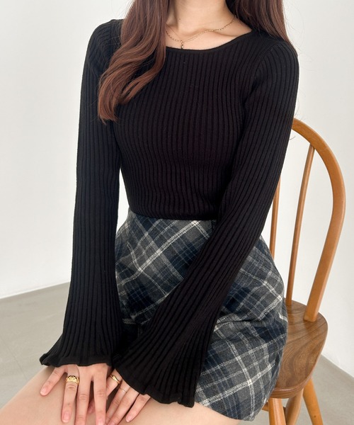 ADORE 美品　黒リブニット　セーター　フレアー袖 Ada. ニット セーター パイピング 袖フリル フレア コンパクトニット