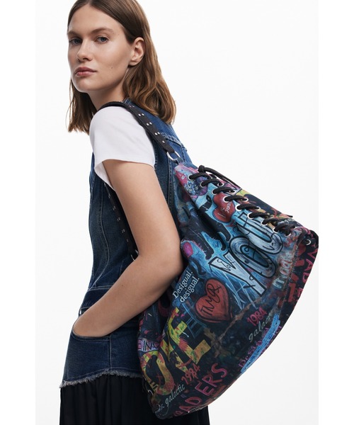 Desigual ショルダーバッグ バッグ 「SNSで話題」グラフィティ