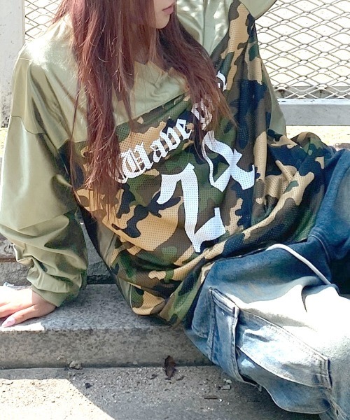 Riff（リフ） tシャツ 迷彩柄ナンバープリントトップス レディース