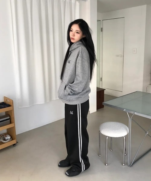 mucent グレー クロップドパーカー 新品】ムセントMUCENT グレー パーカー クロップド丈 - メルカリ