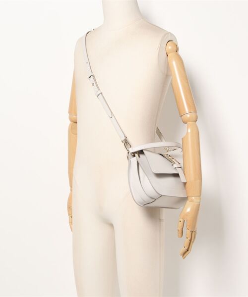 【FURLA】トップハンドル M Top Handle M GREIGE Furla Flow | Furla US