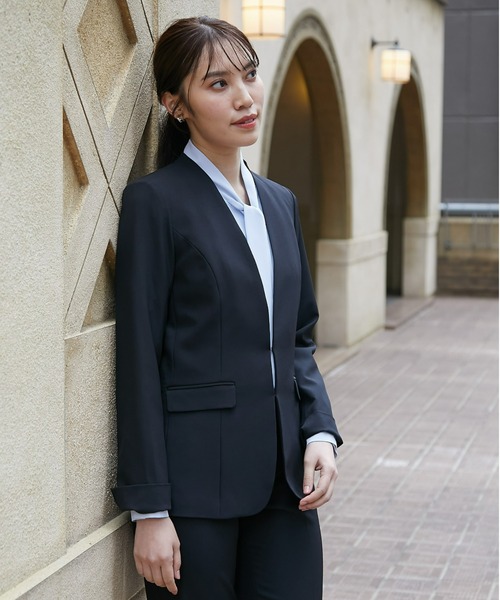 【美品】PLST　スーツセットアップ　ノーカラー ホワイト 美品】PLST プラステ ノーカラー セットアップ スーツ Mサイズ