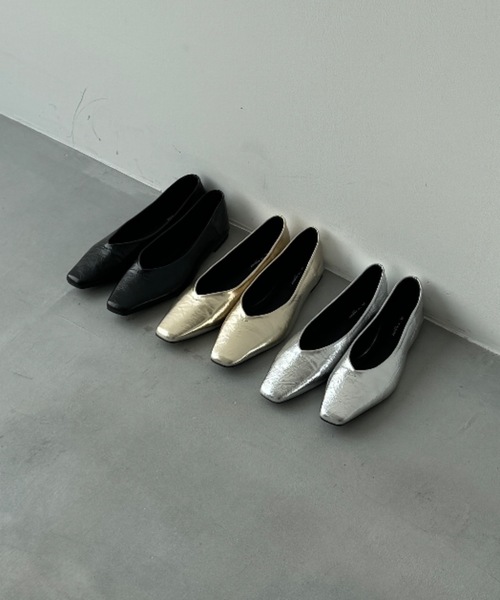 DFFUR. パンプス メタリックスクエアトゥフラットパンプス