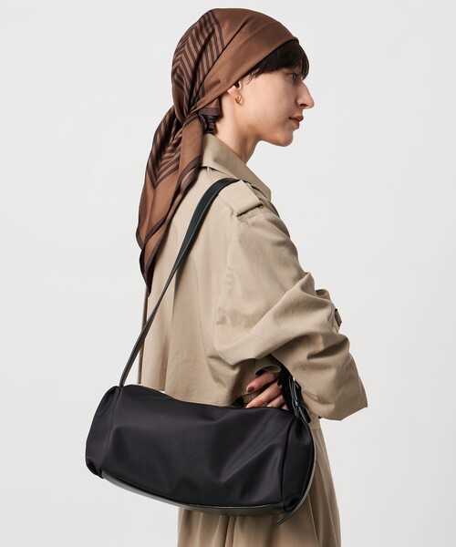 B&Y ユナイテッドアローズ コンビレザー バッグ 黒　レディース UNITED ARROWS ショルダーバッグ バッグ COMFY コンビ
