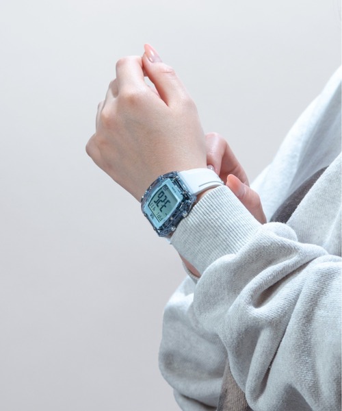 t*n様 ice watch ホワイト マルチカラー デジタル腕時計 t*n様 ice watch ホワイト マルチカラー デジタル腕時計 ICE