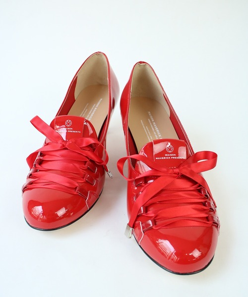 【MAISON MAVERICK PRESENTS】 バックベルトパンプス Scrap Book パンプス 「MAISON MAVERICK PRESENTS」Patent Lace