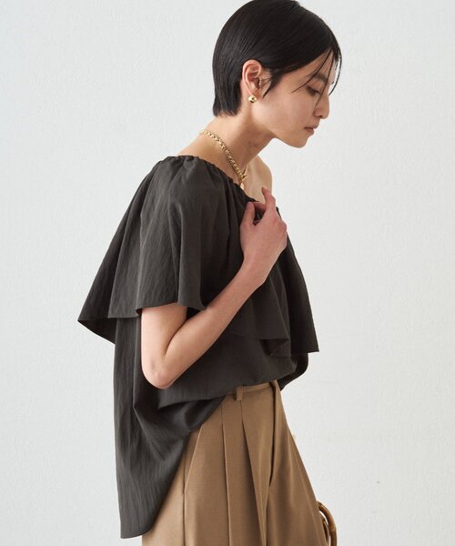 お値下げ☆新品☆ラウンジドレス☆フリル付きブラックシャツ Loungedress（ラウンジドレス） ブラウス シャツ フリルオフショル