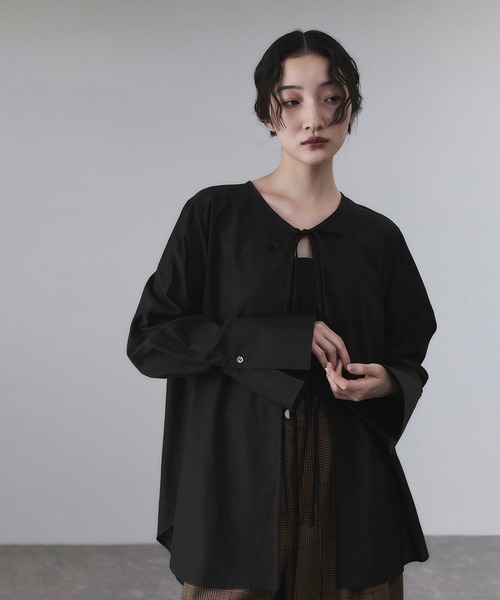 ADAM ET ROPE' FEMME リボンシャツ　ブラック　黒　ブラウス ADAM ET ROPE'（アダムエロペ）の「リボンシャツ（シャツ