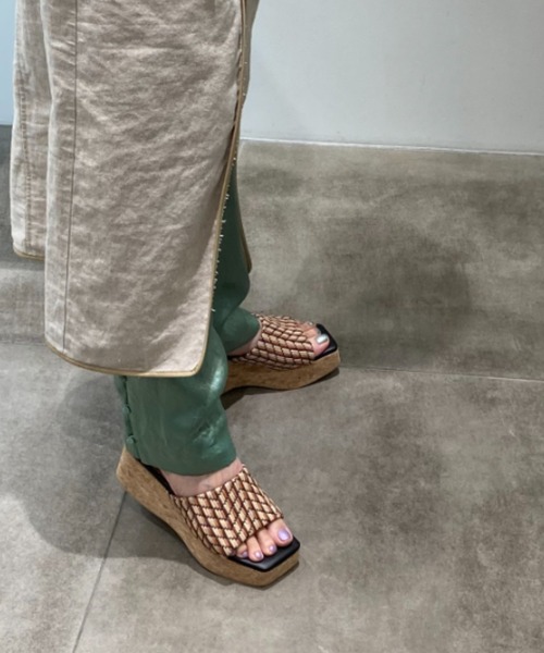 INTER-CHAUSSURES サンダル 「ANGEL ALARCON」スクエアトウ厚底
