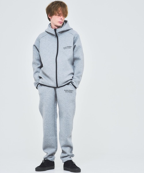 EMMA NOVEMBER（エマノーヴェンバー） パーカー Embroidery ダンボール