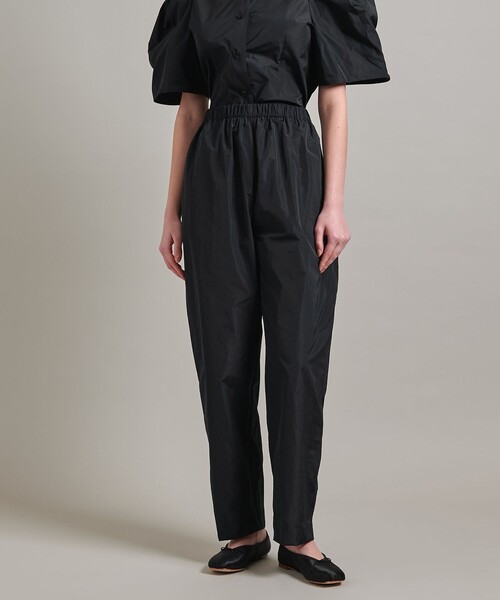 LOEFF(ロエフ) クロップドテーパードパンツ 黒 LOEFF パンツ 「LOEFF」グロッシー タフタ クロップド