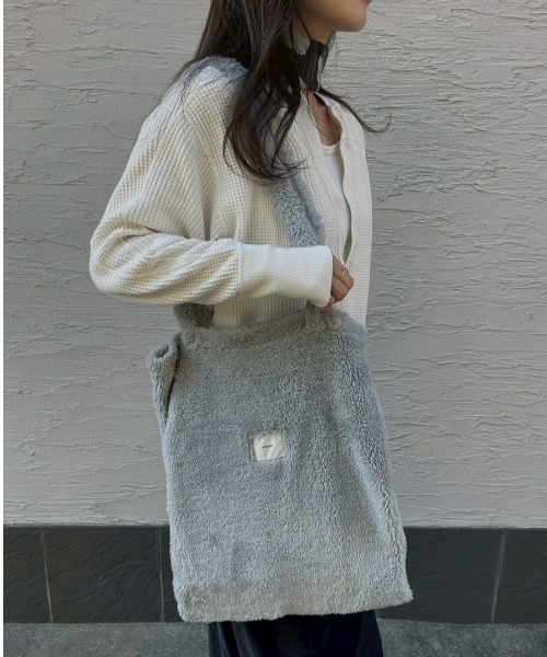 ショルダーバッグ amail EMBOSSED SHOULDER BAG AMAIL（アマイル）の「EMBOSSED SHOULDER BAG（ショルダーバッグ