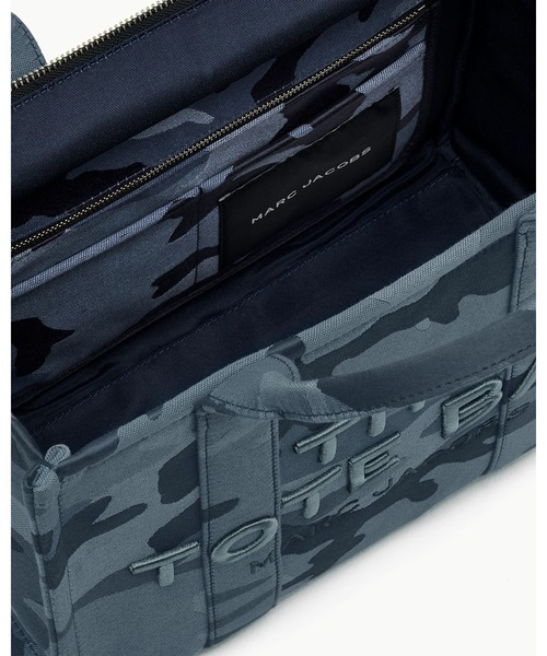 Marc Jacobs カモシャカトミティアムトトハック 【関税込】 MARC JACOBS トートバッグ THE CAMO JACQUARD MEDIUM TOTE BAG