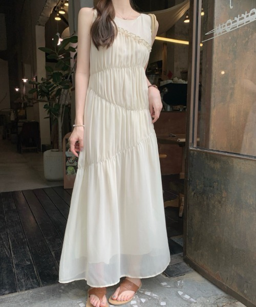 FAVORITO ワンピース ギャザーフリルクルーネック袖なしワンピース