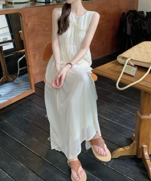 FAVORITO ワンピース ギャザーフリルクルーネック袖なしワンピース