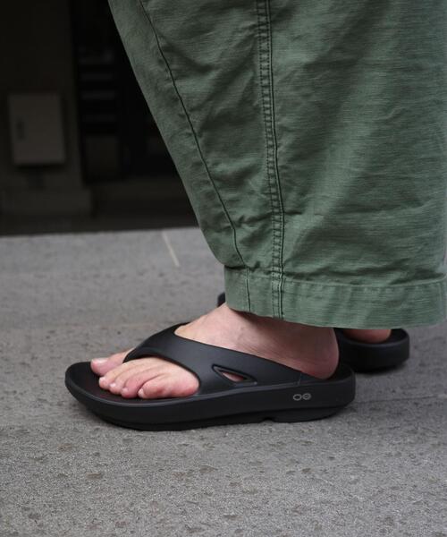 「OOFOS」 ビーチサンダル 23 ブラック メンズ_画像6