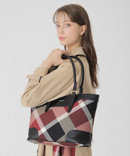 BLUE LABEL CRESTBRIDGE ハンドバッグ 「10th ANNIVERSARY」クレスト