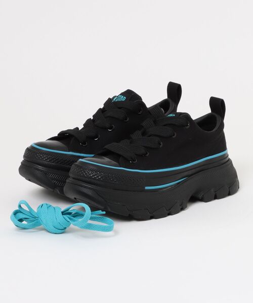 「CONVERSE」 ローカットスニーカー 4.5 ブラック×ブルー レディースの画像