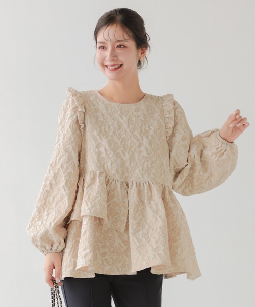 Fit more（フィットモア） アシンメトリーフリルジャガードトップス