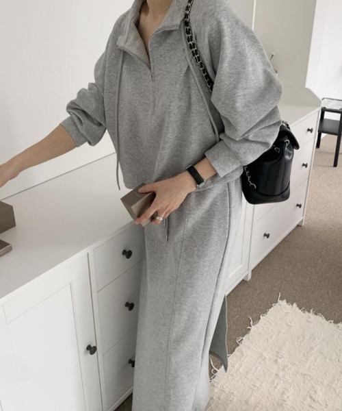 セットアップ ハーフジップクルーパーカー ＆ スリットロングスカート