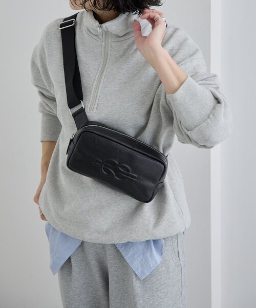 ear PAPILLONNER 本革　ボディバック ear PAPILLONNER（イア パピヨネ） ショルダーバッグ バッグ 「本革