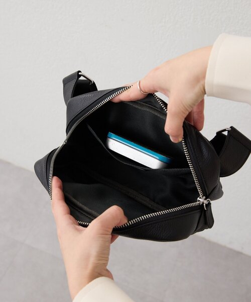 ear PAPILLONNER（イア パピヨネ） ショルダーバッグ バッグ 「本革