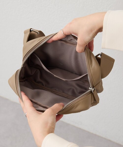 ear PAPILLONNER（イア パピヨネ） ショルダーバッグ バッグ 「本革