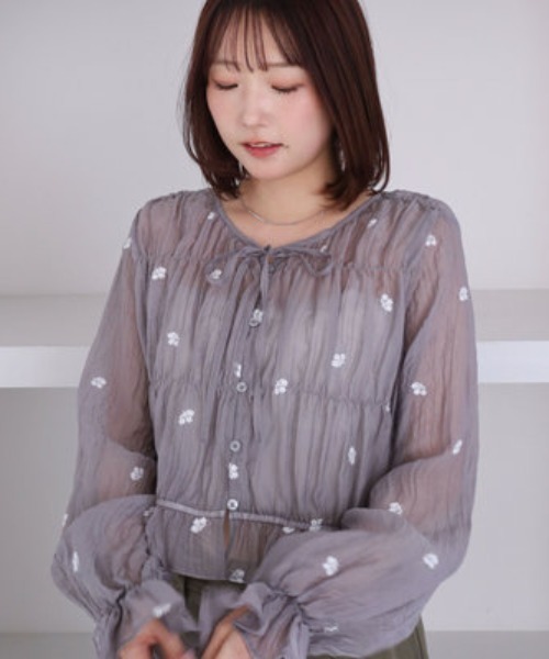 archives（アルシーヴ） ブラウス シャツ 花柄刺繍ギャザーブラウス