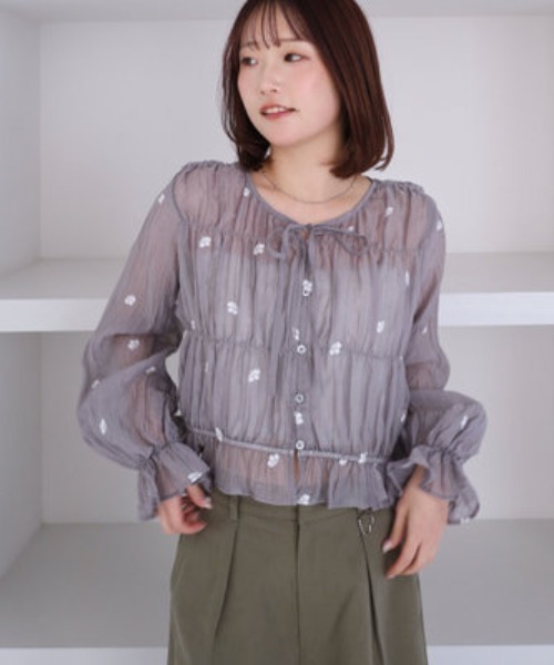 archives（アルシーヴ） ブラウス シャツ 花柄刺繍ギャザーブラウス