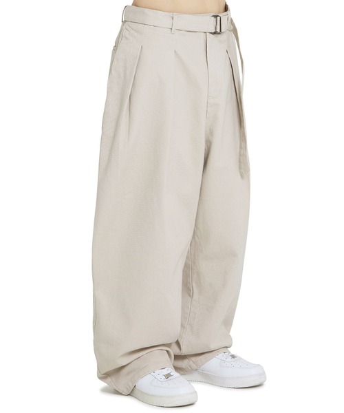 OY チノパン 「OY/オーワイ」 BELTED SIDE TWO TUCK WIDE PANTS