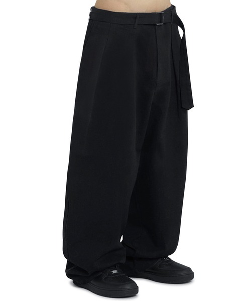 OY チノパン 「OY/オーワイ」 BELTED SIDE TWO TUCK WIDE PANTS
