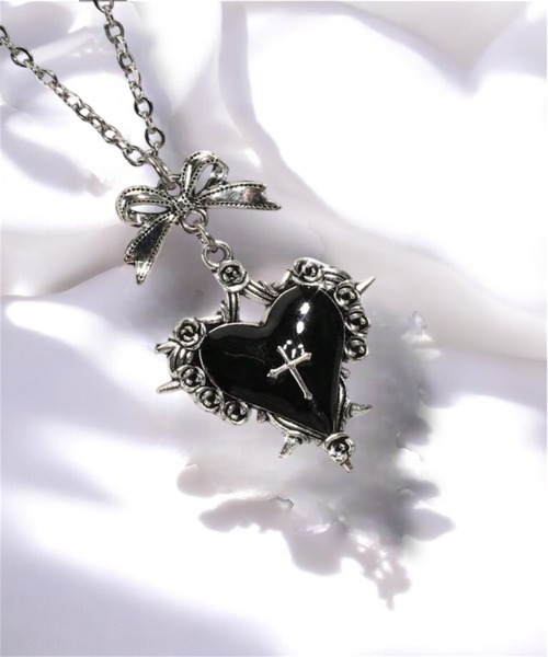 1004ST ネックレス ゴシック シルバー 十字架 ハート ネックレス