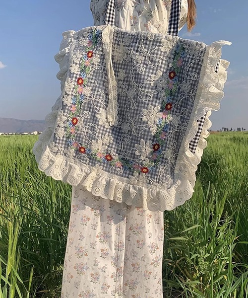 m*e様 ✿ お花と子猫の贅沢フリル＆レース トートバッグ ✿ハンドメイド aimoha（アイモハ） トートバッグ レース×花柄フリルトートバッグ
