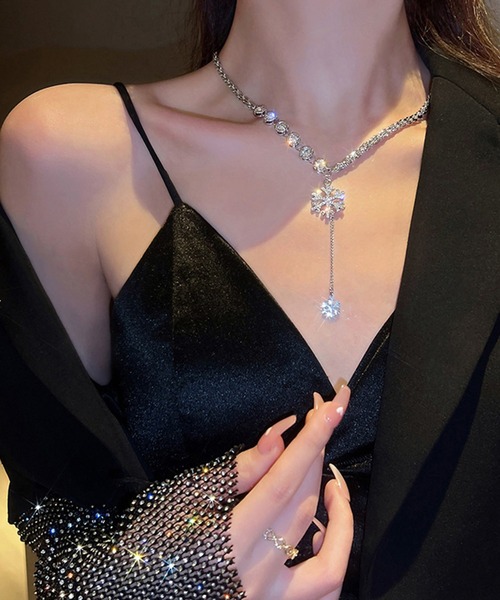 Pt1000 ダイヤ 雪結晶デザイン プラチナ ネックレストップ Y03953 DiamondHearts ネックレス 雪の結晶ペンダント レディース