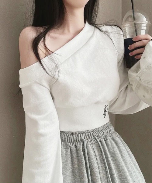 gossip!ロサンゼルス tシャツ ワンショルダー ロゴ刺繍パフスリーブ 